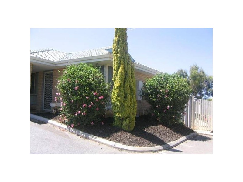 5/4 McDermott Avenue, Wandina WA 6530