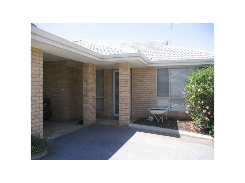 5/4 McDermott Avenue, Wandina WA 6530