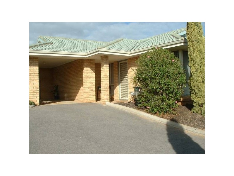 5/4 McDermott Avenue, Wandina WA 6530