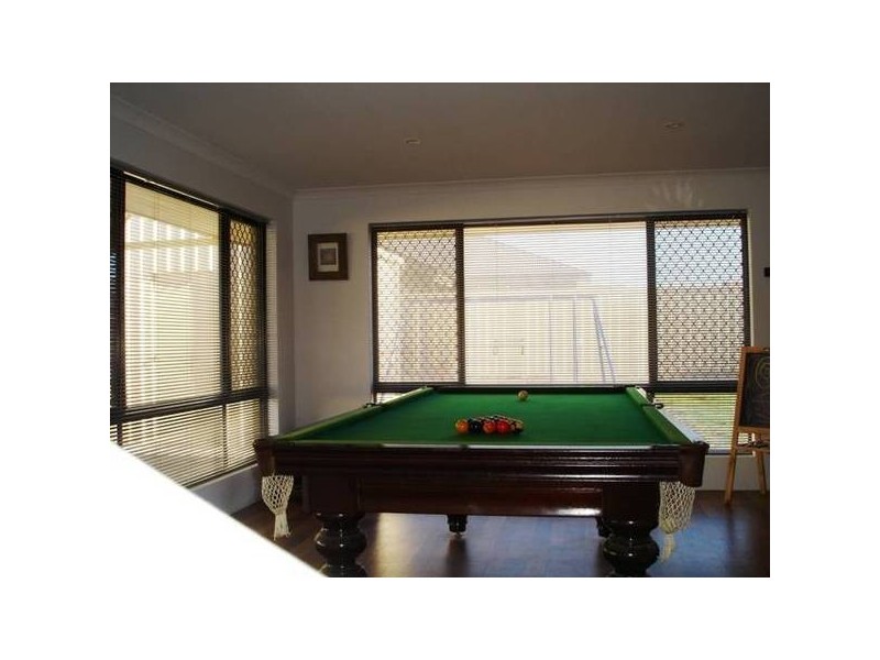 2 Fleetwing Street, Wandina WA 6530