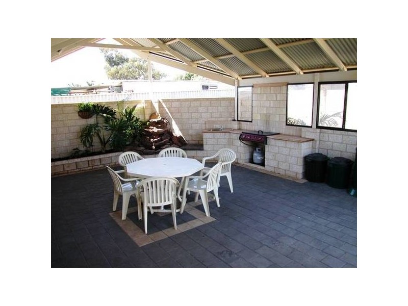 1/214 Fifth Street, Wonthella WA 6530