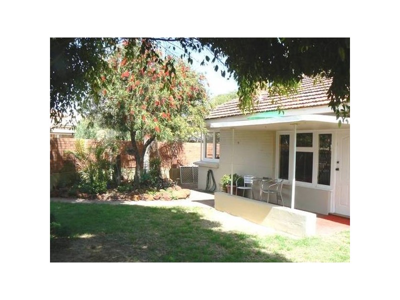 78 Francis Street, Beachlands WA 6530