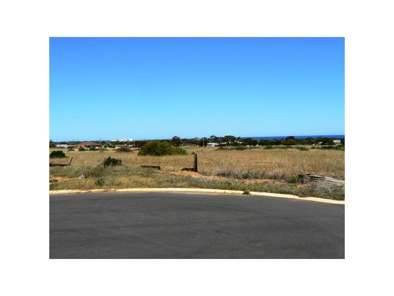 34 Halfmoon Drive, Waggrakine WA 6530