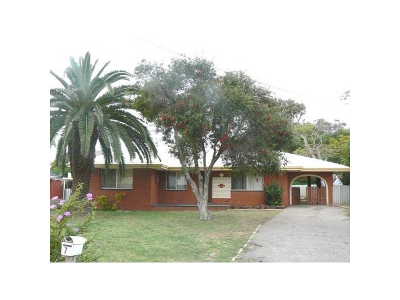 7 Eric Street, Geraldton WA 6530