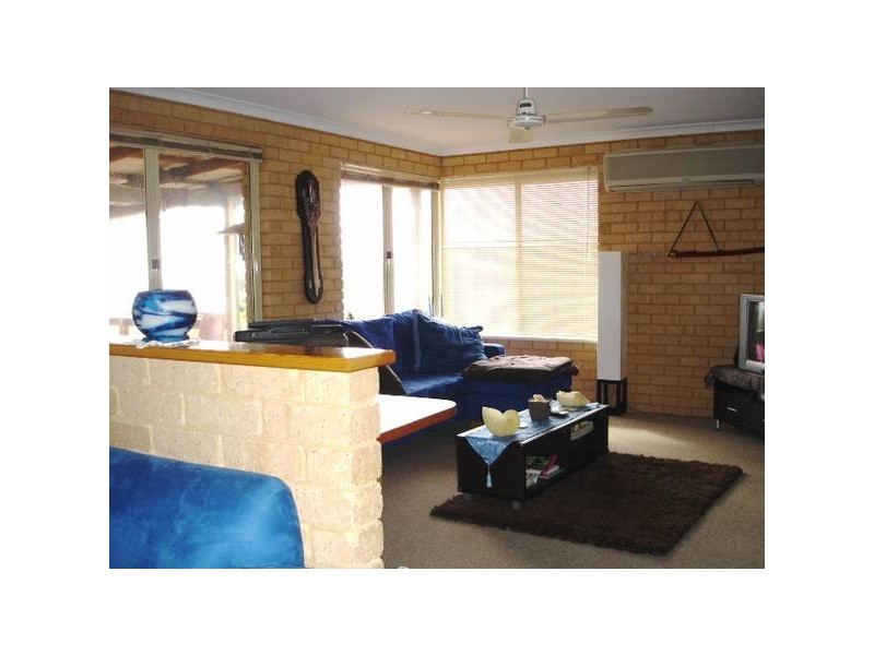 10 Ti-Tree Street, Wandina WA 6530