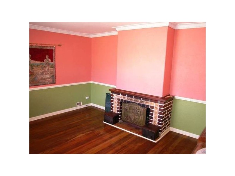 4 Conway Street, Beachlands WA 6530