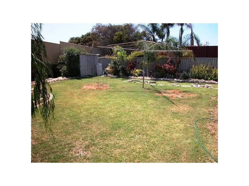 4 Conway Street, Beachlands WA 6530