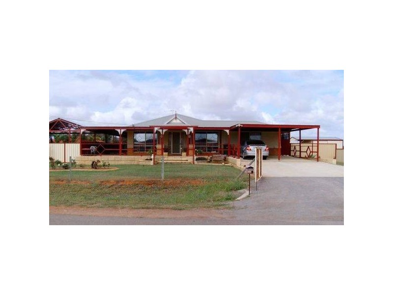 2 Moloney Street, Utakarra WA 6530