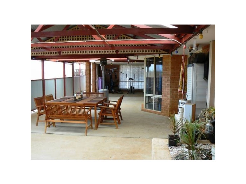 2 Moloney Street, Utakarra WA 6530