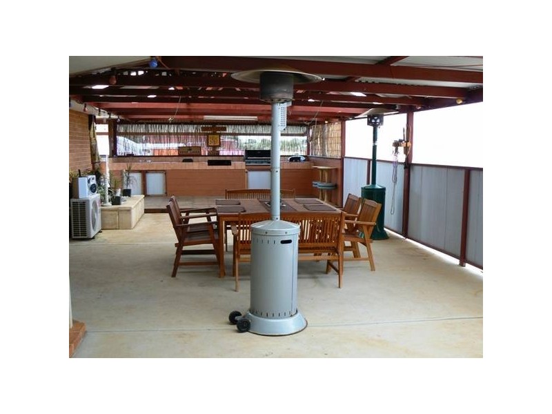 2 Moloney Street, Utakarra WA 6530