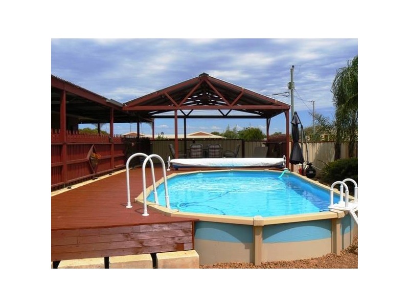 2 Moloney Street, Utakarra WA 6530