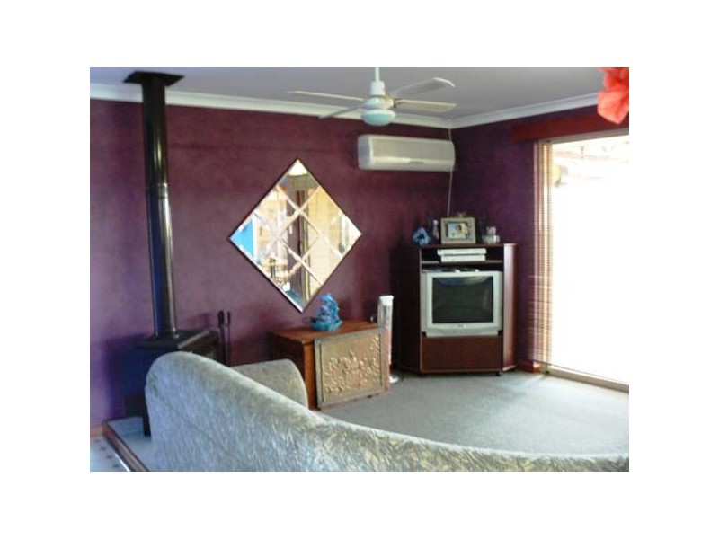 2 Moloney Street, Utakarra WA 6530