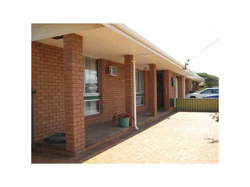 17 Central Road, Wonthella WA 6530