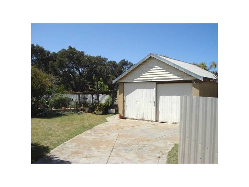 53 Francis Street, Beachlands WA 6530