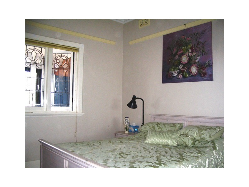 1 Shenton Street, Beachlands WA 6530