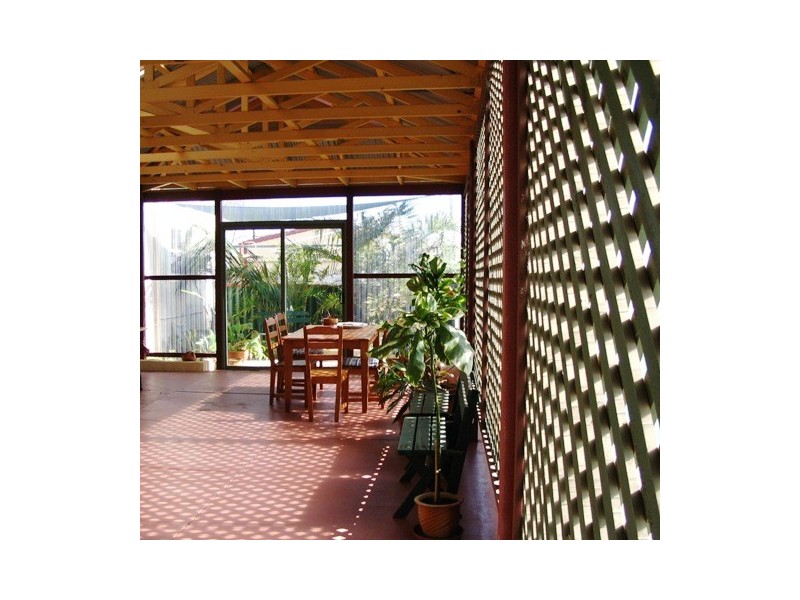 1 Shenton Street, Beachlands WA 6530