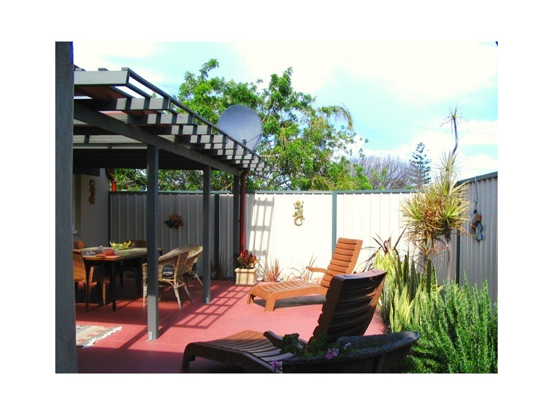 1 Shenton Street, Beachlands WA 6530