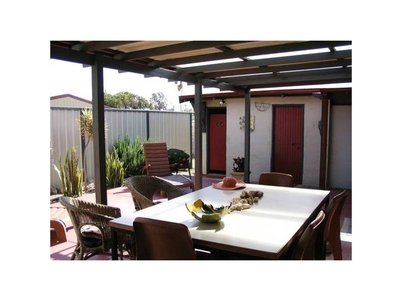 1 Shenton Street, Beachlands WA 6530