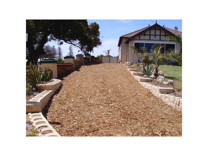 2 Shenton Street, Beachlands WA 6530