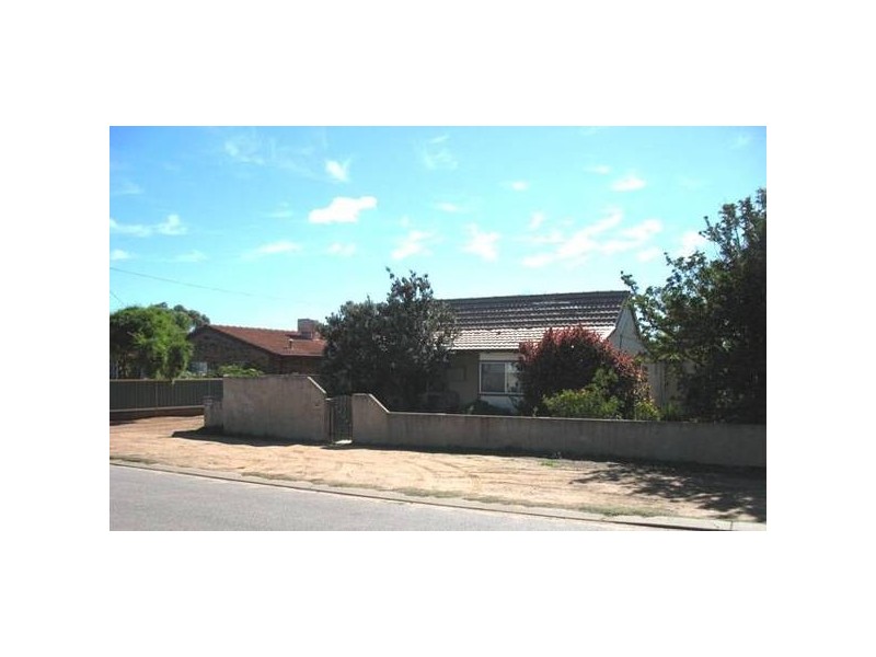 243 Third Street, Wonthella WA 6530