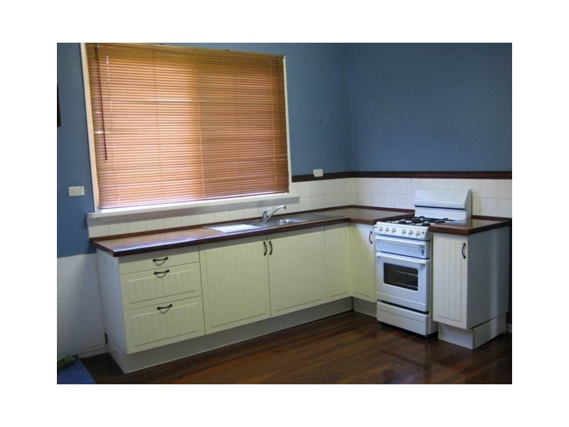 8 Gertrude Street, Geraldton WA 6530