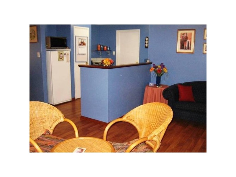 16 Weeloo Road, Waggrakine WA 6530