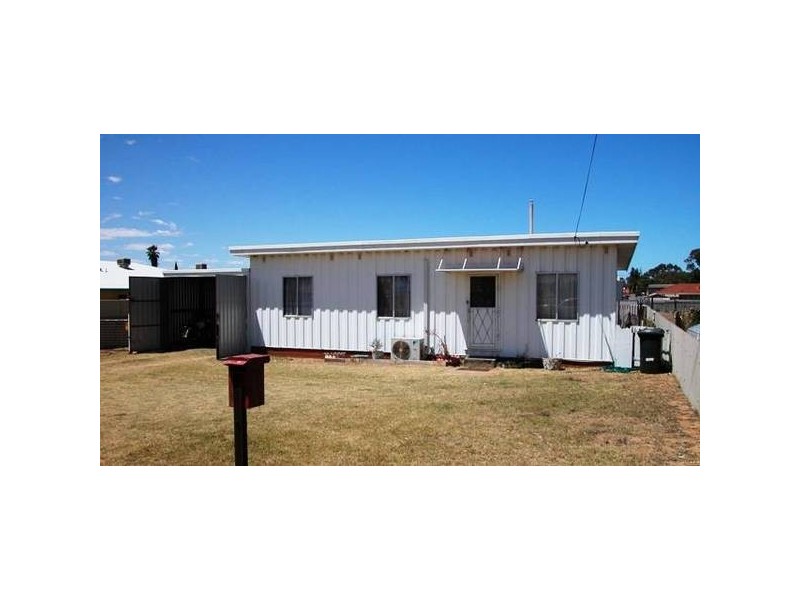 248 Place Road, Wonthella WA 6530