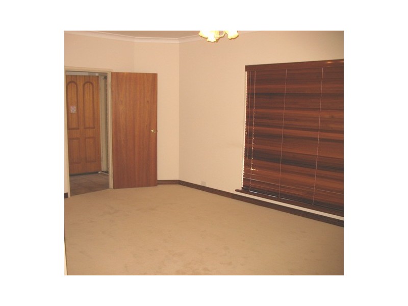 12 Gummer Avenue, Geraldton WA 6530