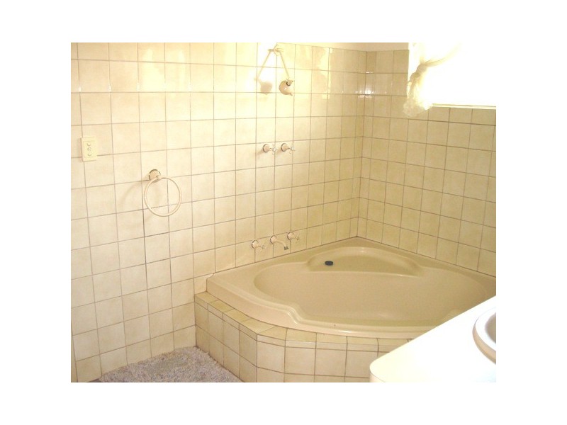 12 Gummer Avenue, Geraldton WA 6530