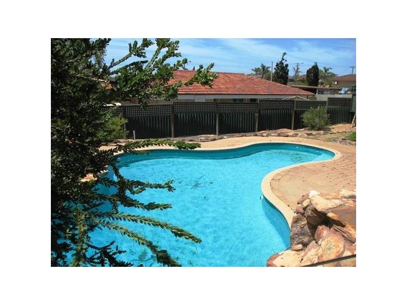 12 Gummer Avenue, Geraldton WA 6530