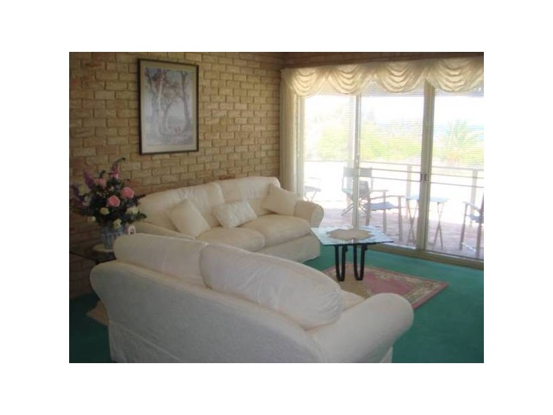 35 Glendinning Rd, Tarcoola Beach WA 6530