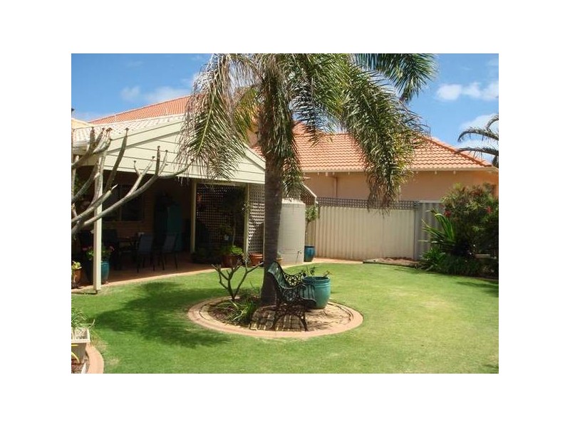 35 Glendinning Rd, Tarcoola Beach WA 6530