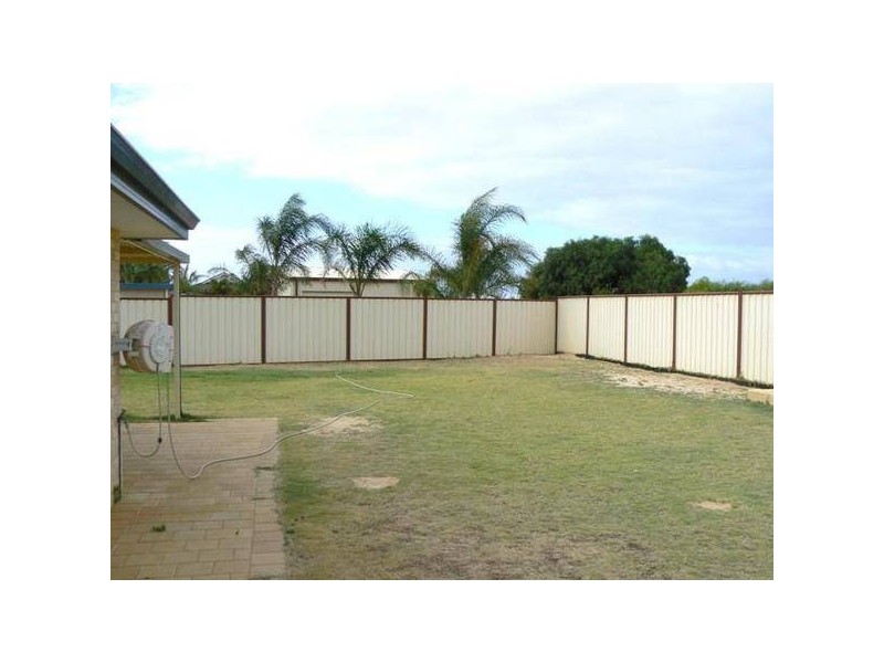 3 Wahn Avenue, Waggrakine WA 6530