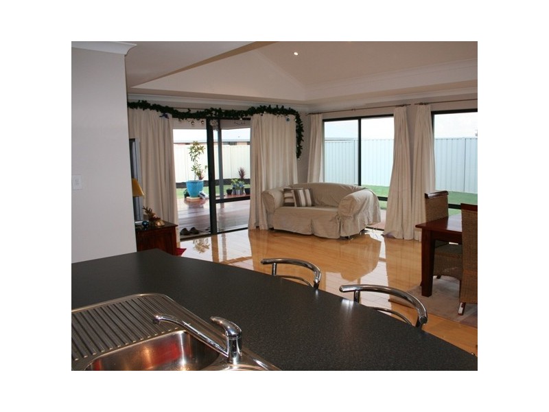 43 Reg Percy Street, Wandina WA 6530