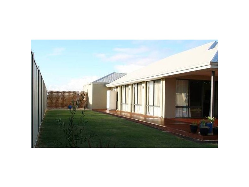 43 Reg Percy Street, Wandina WA 6530