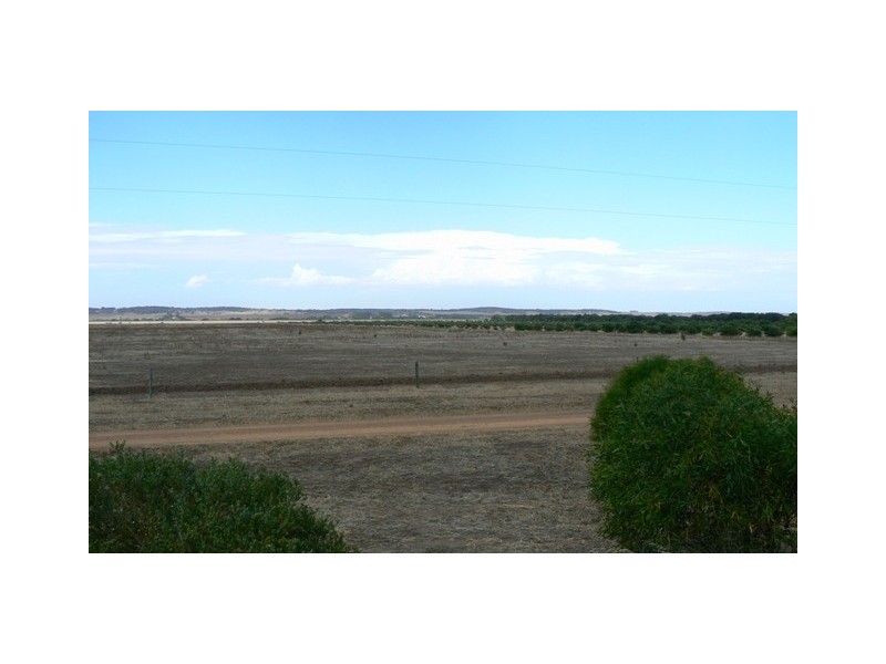 678 Company Road, Greenough WA 6532