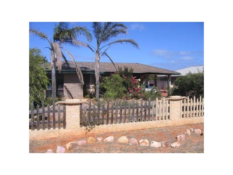 6 Amos Place, Karloo WA 6530