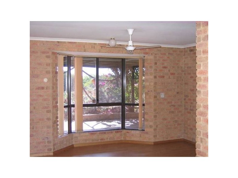 6 Amos Place, Karloo WA 6530