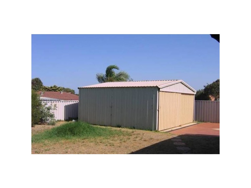 6 Amos Place, Karloo WA 6530