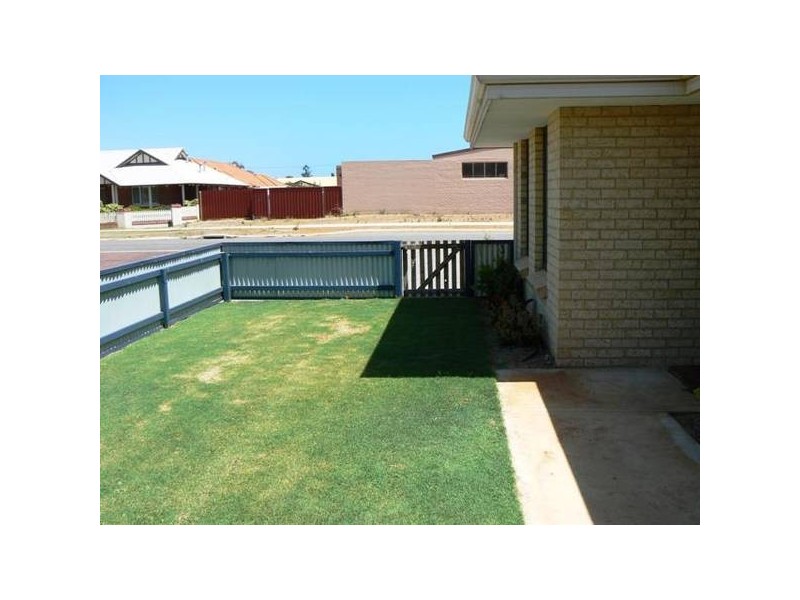 25 McGauran Lane, Beachlands WA 6530