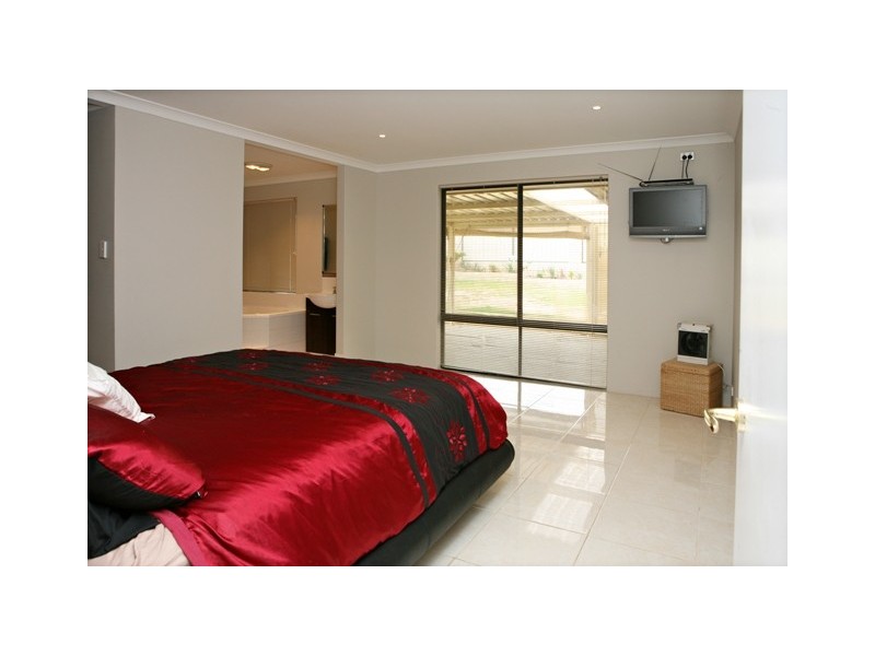 11 Parmelia Boulevard, White Peak WA 6532