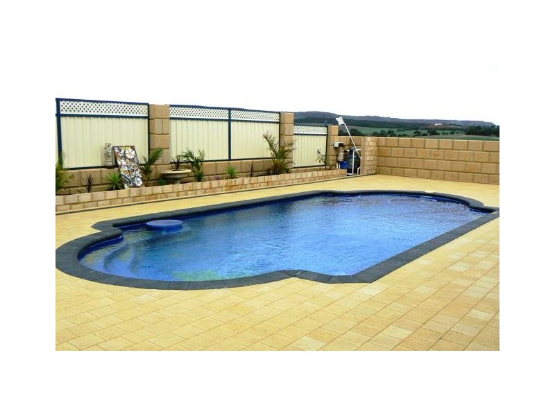 11 Parmelia Boulevard, White Peak WA 6532