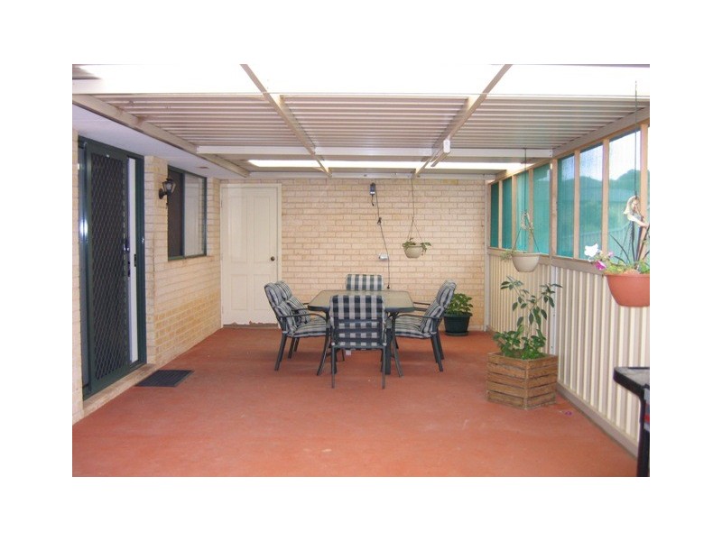 4 Hillview Drive, Drummond Cove WA 6532