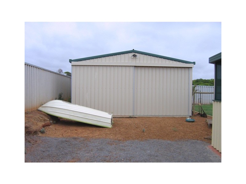 4 Hillview Drive, Drummond Cove WA 6532