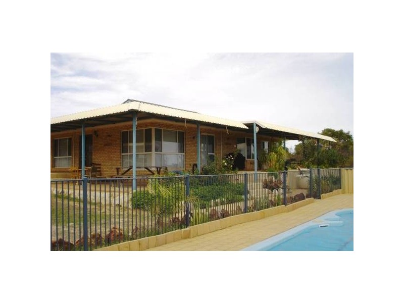 65 Albert Road, Waggrakine WA 6530