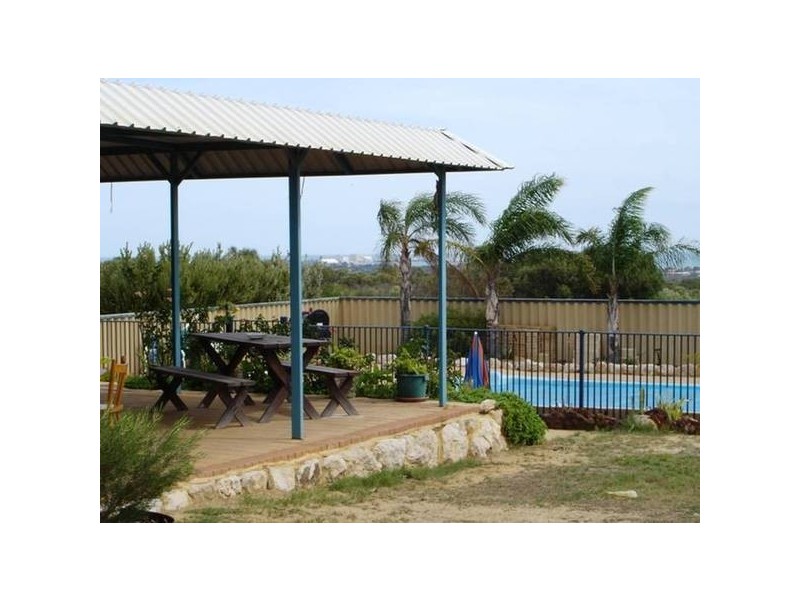 65 Albert Road, Waggrakine WA 6530