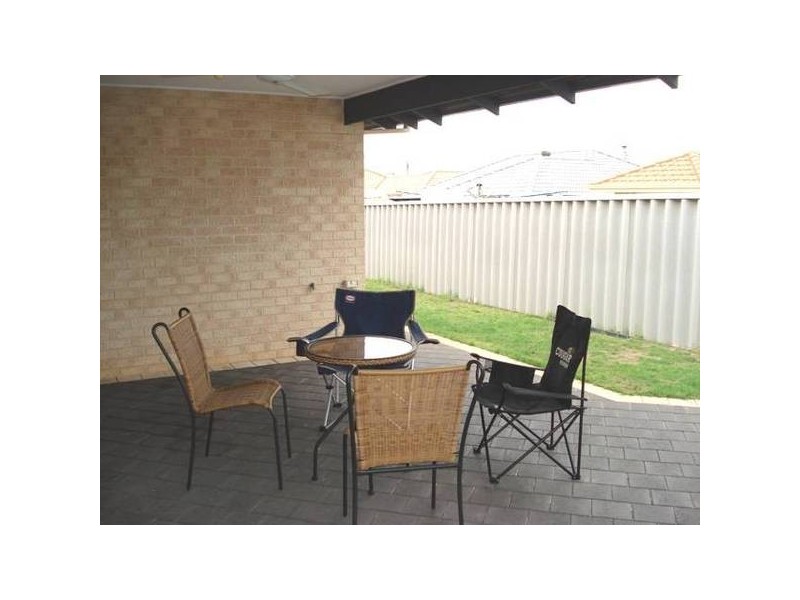 17 McGauran Lane, Beachlands WA 6530