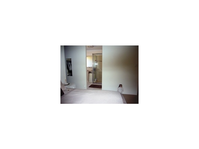 27 Central Road, Wonthella WA 6530