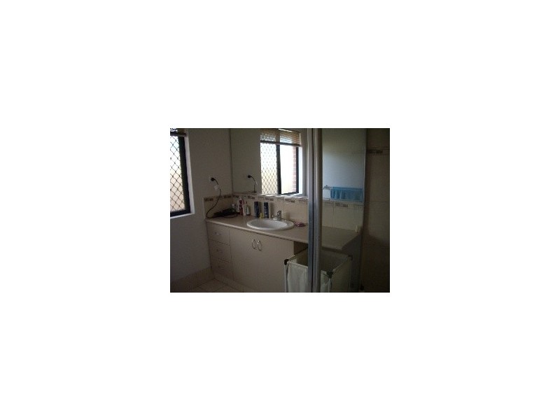 27 Central Road, Wonthella WA 6530