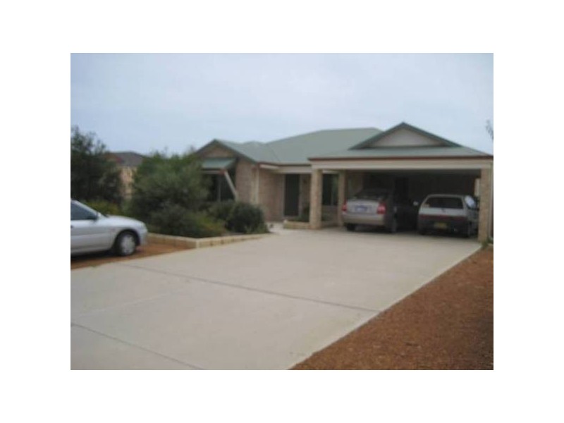 22 Weelloo Road, Waggrakine WA 6530